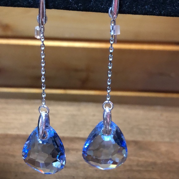 Teardrop Blue Crystal Dangling Earrings On Silver Tone Wire - Picture 5 of 9